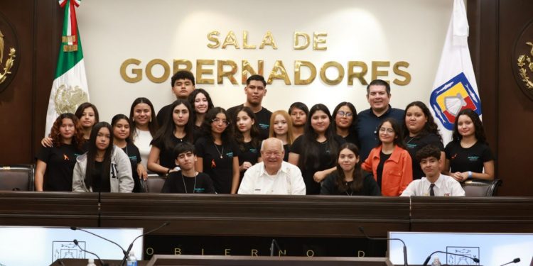 RECIBE GOBERNADOR DE BAJA CALIFORNIA SUR A INTEGRANTES DEL XVII PARLAMENTO DE LA JUVENTUD SUDCALIFORNIANA 2024