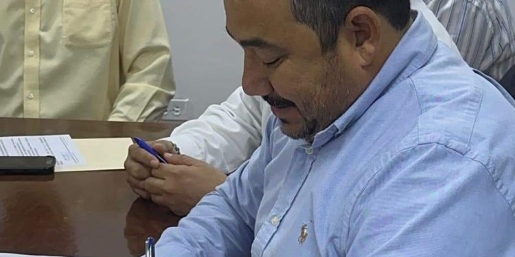 TRAS LAS HUELLAS Por Monserrath Villalejo Baeza