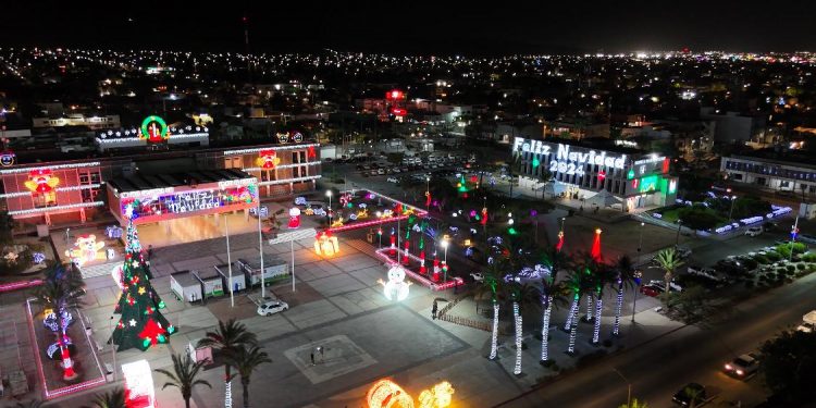 VÍCTOR CASTRO ENCABEZARÁ EL ENCENDIDO DE LUCES NAVIDEÑAS EN PALACIO DE GOBIERNO
