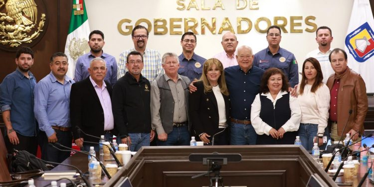 GARANTIZA BECA UNIVERSAL “RITA CETINA” EL DERECHO A LA EDUCACIÓN SECUNDARIA