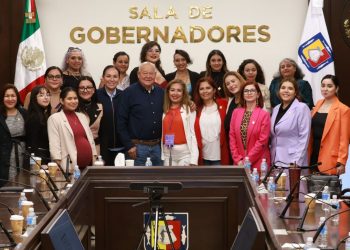 SE REÚNE GOBERNADOR, VÍCTOR CASTRO CON INTEGRANTES DEL PARLAMENTO DE MUJERES DE BCS
