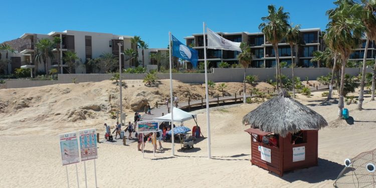 REFRENDA GOBIERNO MUNCIPAL CERTIFICACIÓN BLUE FLAG EN PLAYA CHILENO