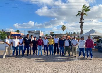 ALCALDE DE LOS CABOS REFRENDA COMPROMISO CON LA EDUCACIÓN EN BENEFICIO DE 1 MIL 800 ESTUDIANTES DEL CETMAR #31