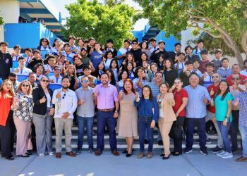 ALCALDE DE LOS CABOS REFRENDA COMPROMISO CON LA EDUCACIÓN EN BENEFICIO DE 1 MIL 800 ESTUDIANTES DEL CETMAR #31