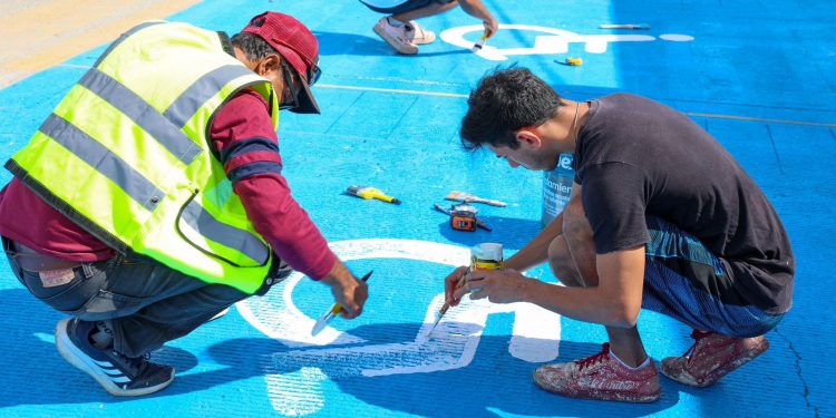 INSTALAN CAJONES AZULES EN AVENIDAS PRINCIPALES DE SAN JOSÉ DEL CABO; PIDEN RESPETARLOS