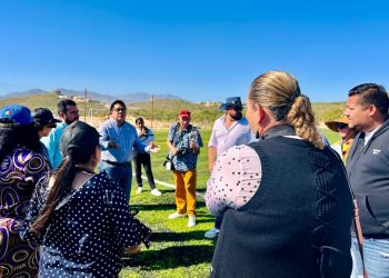    REALIZAN HOMENAJE A PESCADOR “EL YOCA” Y RECONOCIMIENTO A LAS Y LOS HABITANTES ORIGINARIOS FUNDADORES DEL MÉDANO EN CABO SAN LUCAS