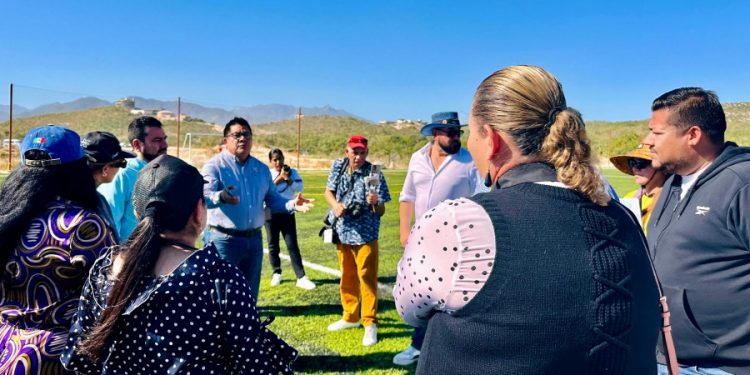    REALIZAN HOMENAJE A PESCADOR “EL YOCA” Y RECONOCIMIENTO A LAS Y LOS HABITANTES ORIGINARIOS FUNDADORES DEL MÉDANO EN CABO SAN LUCAS