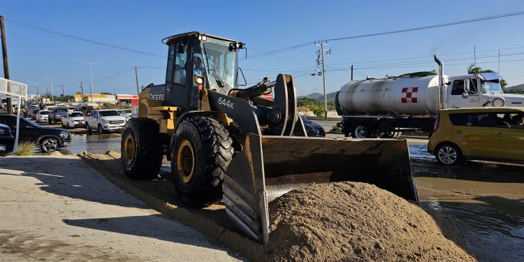ATIENDE SERVICIOS PÚBLICOS VIALIDADES PRINCIPALES TRAS RECIENTES LLUVIAS
