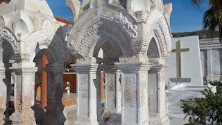 EN EL PANTEON DE LOS SANJUANES DE ESTA CIUDAD SE ENCUENTRA UNA TUMBA DE HACE CIENTO CINCUENTA Y UN AÑOS DE ANTIGUEDAD