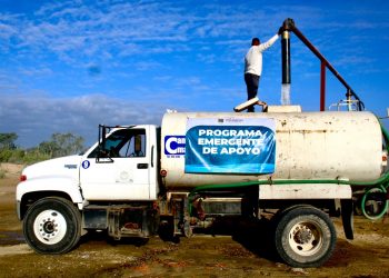 PROGRAMA EMERGENTE DE AGUA EN PIPAS LLEGA A LA COLONIA CANGREJOS 1 Y 3 EN CABO SAN LUCAS