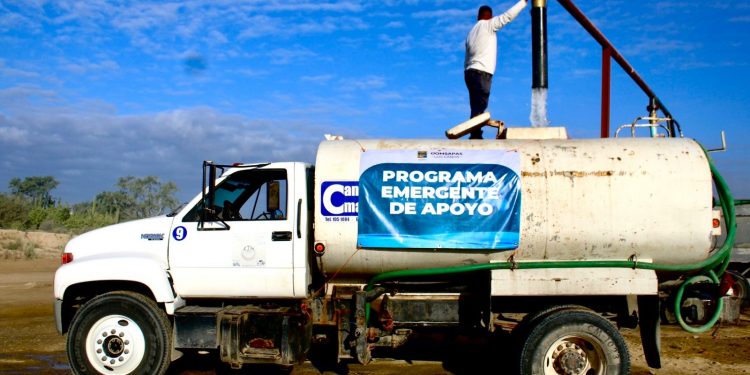PROGRAMA EMERGENTE DE AGUA EN PIPAS LLEGA A LA COLONIA CANGREJOS 1 Y 3 EN CABO SAN LUCAS
