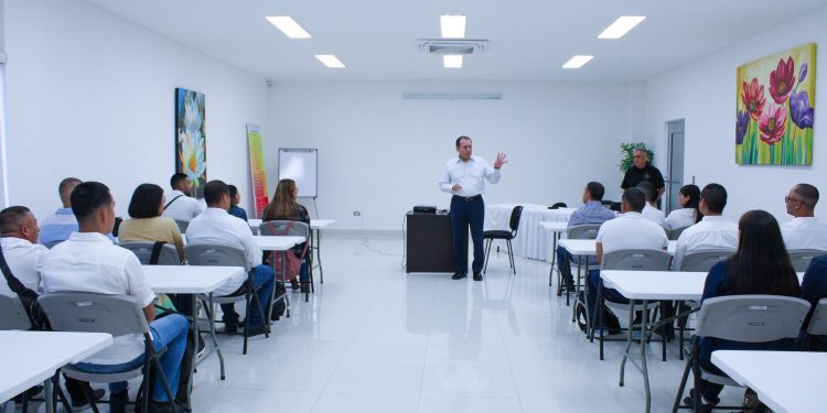 EXHORTA PROCURADOR DE JUSTICIA A NUEVOS AGENTES DE INVESTIGACIÓN CRIMINAL A TRABAJAR EN EQUIPO Y CON RESPETO A LOS DERECHOS HUMANOS