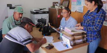 TRAS REPORTES REALIZA SERVICIOS PÚBLICOS REPARACIÓN DE ALUMBRADO PÚBLICO EN COLONIAS DE LOS CABOS
