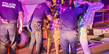 TRAS REPORTES REALIZA SERVICIOS PÚBLICOS REPARACIÓN DE ALUMBRADO PÚBLICO EN COLONIAS DE LOS CABOS