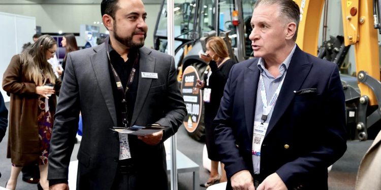 VA ALCALDE CHRISTIAN AGUNDEZ POR NUEVAS TECNOLOGÍAS PARA MEJORAR EL ACCESO AL AGUA POTABLE