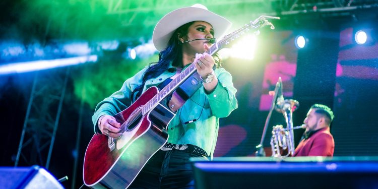 GABY ROMERO ES NOMINADA COMO SOLISTA FEMENINA TOP DEL 2024