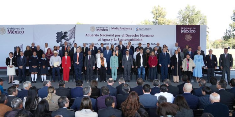 GOBERNADOR VÍCTOR CASTRO FIRMA ACUERDO NACIONAL POR EL DERECHO HUMANO AL AGUA