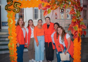 ENCABEZA EDITH AGUILAR MARCHA CONMEMORATIVA DEL 25N