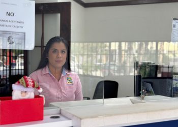 CAPACITAN A CAJERAS PARA MEJORAR ATENCIÓN A CONTRIBUYENTES EN CABO SAN LUCAS
