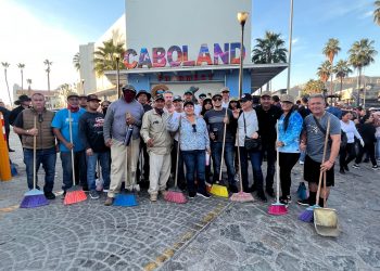 OOMSAPAS LOS CABOS PARTICIPA EN JORNADA DE LIMPIEZA EN LA DELEGACIÓN DE CABO SAN LUCAS
