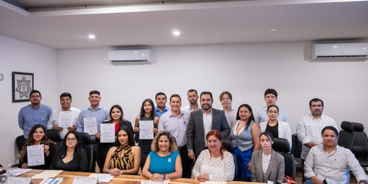 INSTALA CHRISTIAN AGÚNDEZ JUNTA DE GOBIERNO DEL INSTITUTO DE LA JUVENTUD DE LOS CABOS