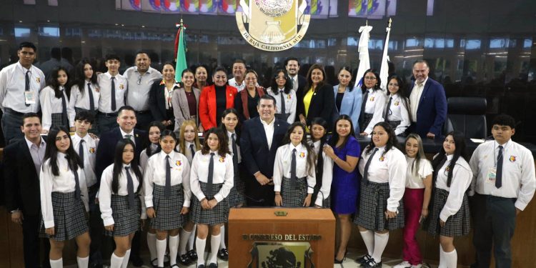 UNA SEXUALIDAD LIBRE E INFORMADA Y PROGRAMAS QUE ATIENDAN LA EDUCACIÓN, MEDIO AMBIENTE, SALUD MENTAL, DEPORTE Y ARTES, SOLICITARON PARLAMENTARIOS JUVENILES