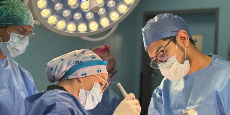 TRAS LAS HUELLAS Por Monserrath Villalejo Baeza