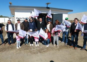 ENTREGA GOBERNADOR DE BCS NUEVA PLANTA DESALINIZADORA EN ISLA NATIVIDAD