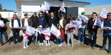 ENTREGA GOBERNADOR DE BCS NUEVA PLANTA DESALINIZADORA EN ISLA NATIVIDAD