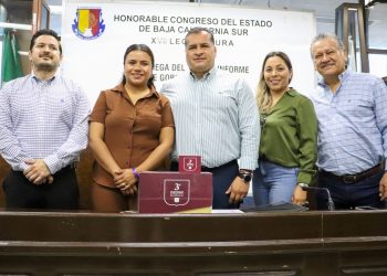 ENTREGA PODER EJECUTIVO DE BCS DOCUMENTO DE TERCER INFORME ANTE EL CONGRESO DEL ESTADO