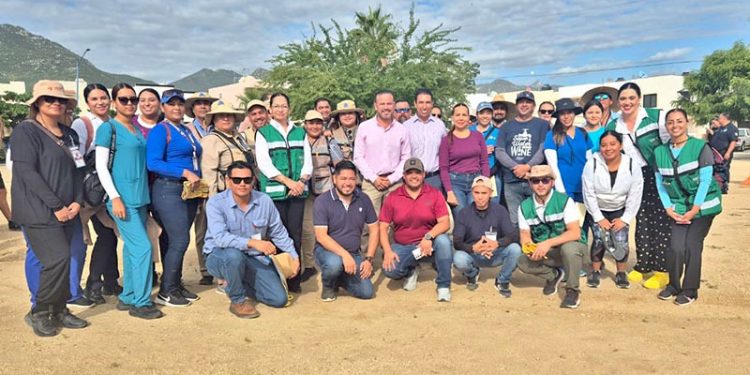 EMPRENDEN GOBIERNO ESTATAL Y AYUNTAMIENTO DE LOS CABOS CAMPAÑA DE DESCACHARRIZACIÓN PARA PREVENIR EL DENGUE