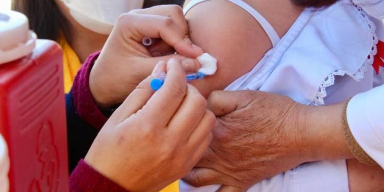 VACUNA CONTRA NEUMOCOCO, DISPONIBLE EN CENTROS DE SALUD DE BCS