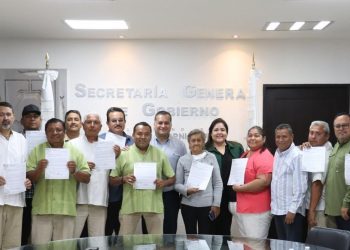ENTREGA GOBIERNO DE BCS NUEVOS PERMISOS DE TAXIS EN LOS CABOS