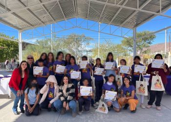 NIÑAS Y JÓVENES DE LA TELESECUNDARIA 50 RECIBEN CONSTANCIAS DE PARTICIPACIÓN EN TALLER DE LIDERAZGO