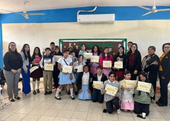 TRAS LAS HUELLAS Por Monserrath Villalejo Baeza