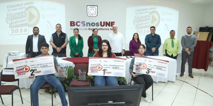 PREMIAN A JÓVENES GANADORES DEL CONCURSO ANUAL DE VIDEO CORTO 2024