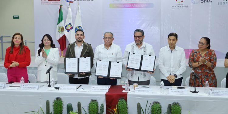 FIRMAN CONVENIO ANUIES-UABCS-SISTEMA ANTICORRUPCIÓN BCS