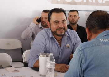ATIENDE CHRISTIAN AGÚNDEZ A CIUDADANÍA DURANTE PRIMERA AUDIENCIA PÚBLICA EN CABO SAN LUCAS