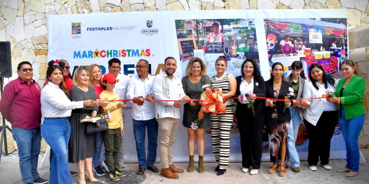    ATIENDE SOLICITUDES DE TRABAJADORES DEL MAR DIRECTOR DE PESCA LOS CABOS