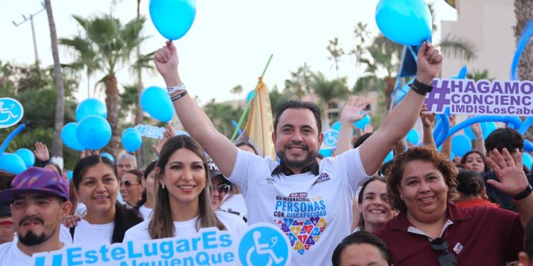 AYUNTAMIENTO DE LOS CABOS SE ILUMINA DE AZUL CON ENCENDIDO SIMBÓLICO POR LA INCLUSIÓN