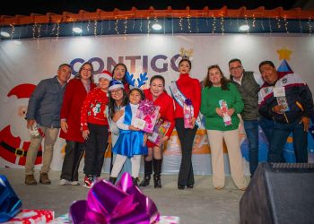 SE DESARROLLÓ CON ÉXITO EL TRADICIONAL DESFILE NAVIDEÑO Y ENCENDIDO DEL ÁRBOL EN SANTA ROSALÍA