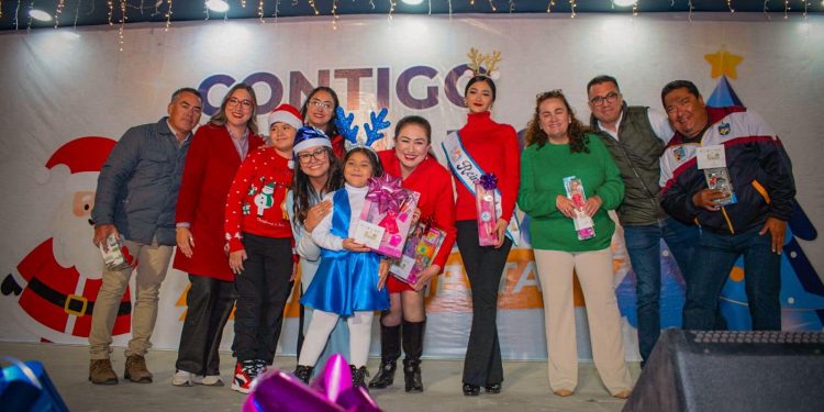 SE DESARROLLÓ CON ÉXITO EL TRADICIONAL DESFILE NAVIDEÑO Y ENCENDIDO DEL ÁRBOL EN SANTA ROSALÍA