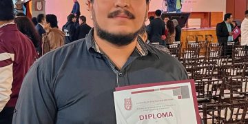 DOCENTE DE LA UABCS RECIBE PREMIO AL MEJOR DESEMPEÑO ACADÉMICO DE POSGRADO 2024