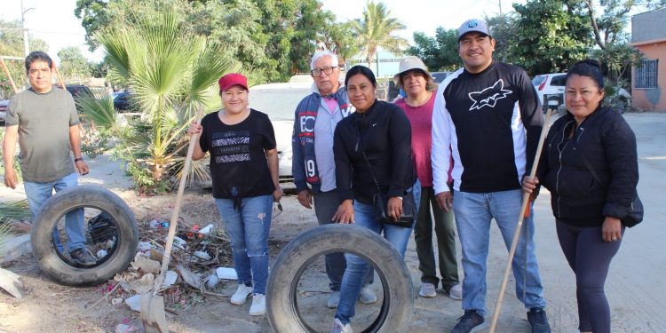 REGIDORA PETRA JUÁREZ IMPULSA MEJORA DE ESPACIOS PÚBLICOS CON JORNADA DE LIMPIEZA EN LOS CABOS