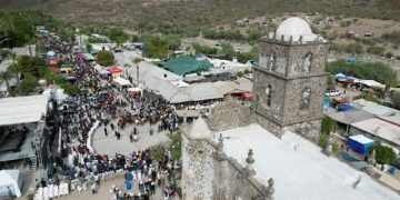 TRAS LAS HUELLAS Por Monserrath Villalejo Baeza
