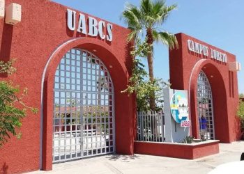 TRAS LAS HUELLAS Por Monserrath Villalejo Baeza