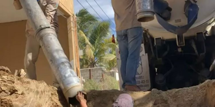 MODERNIZACIÓN DE INFRAESTRUCTURA HIDRÁULICA: OOMSAPAS LOS CABOS REEMPLAZA TUBERÍA DE 8 PULGADAS EN LOMAS DE GUAYMITAS