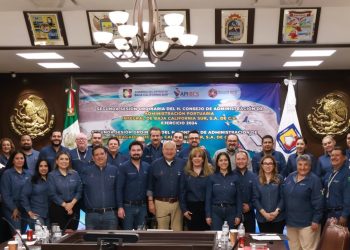 CLAUSURA GOBERNADOR VÍCTOR CASTRO DIPLOMADO SOBRE ENFOQUE DE DEMOCRACIA FAMILIAR Y CONTRA LA VIOLENCIA