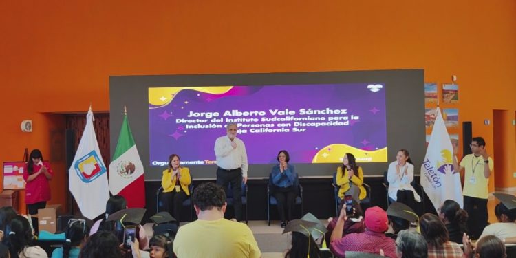 PARTICIPA ISIPD EN LA CLAUSURA DE CURSOS DEL CRIT LA PAZ