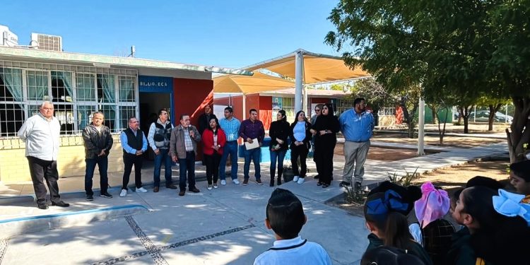 ENTREGA SEDIF DESAYUNADOR CALIENTE EN ESCUELA PRIMARIA JESÚS CASTRO AGÚNDEZ